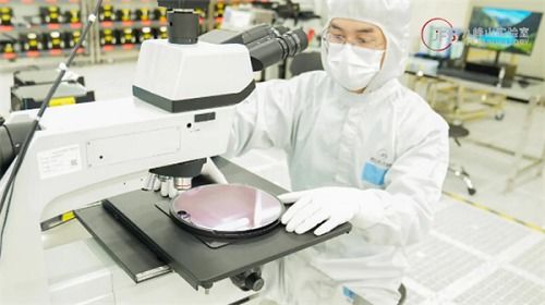 九峰山實驗室實現(xiàn)氮化鎵材料制備新突破，推動電子材料生產邁向新臺階